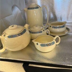 Unbelievable Cavitt Shaw Cherokee coffee/tea set.